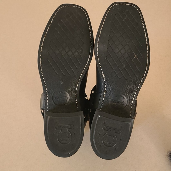 Harness 8R

FRYE boots - Picture 3 of 3